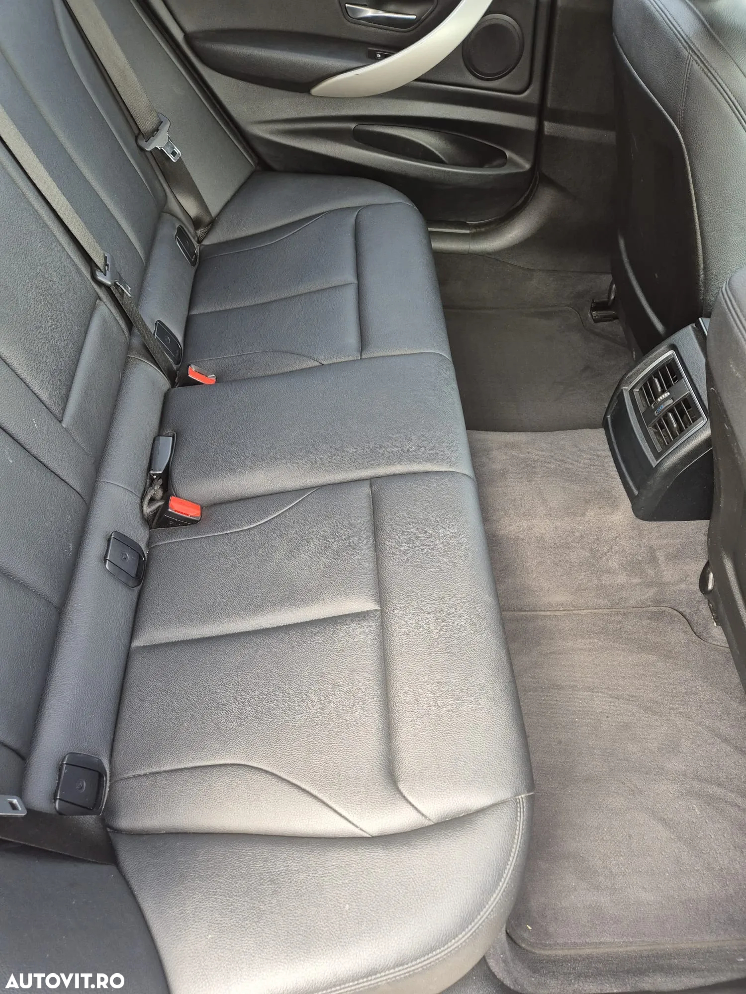 BMW Seria 3 320d GT Aut. - 9
