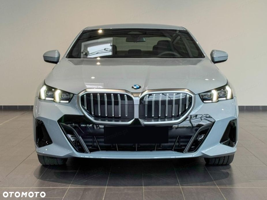 BMW Seria 5 540d xDrive mHEV M Sport - 3