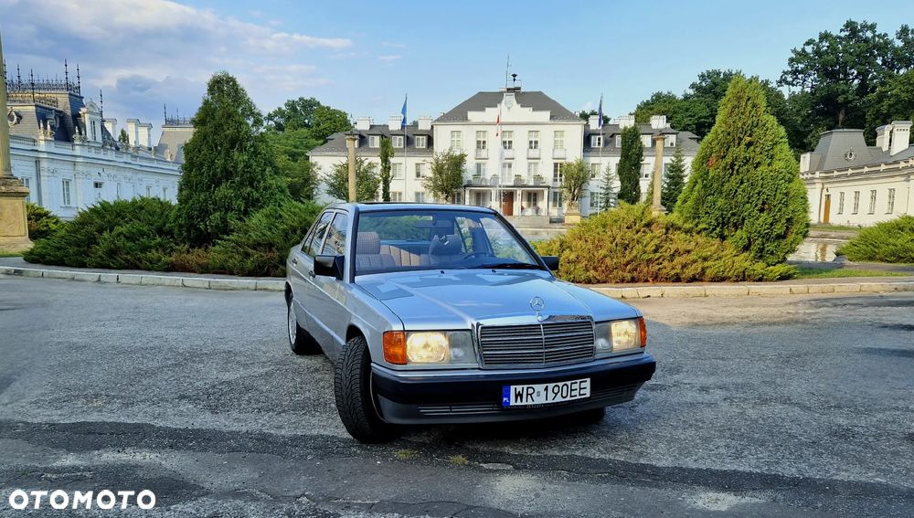 Mercedes-Benz W201 (190) - 4