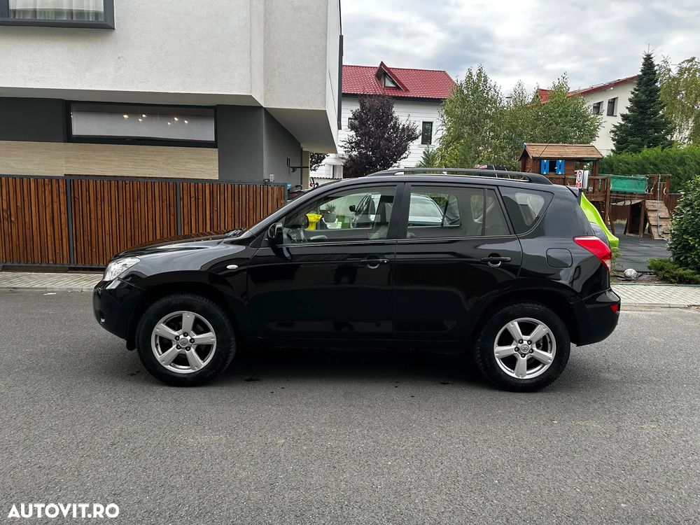 Toyota RAV4 2.0 Aut Luxury City - 5