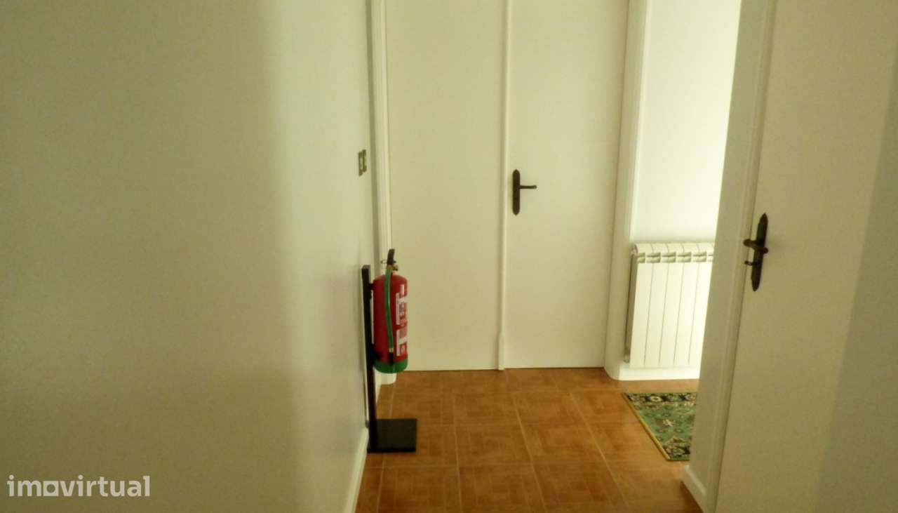Venda de Moradia V3 a funcionar como Hostel, Estela, Póvoa de Varzim - Grande imagem: 5/27