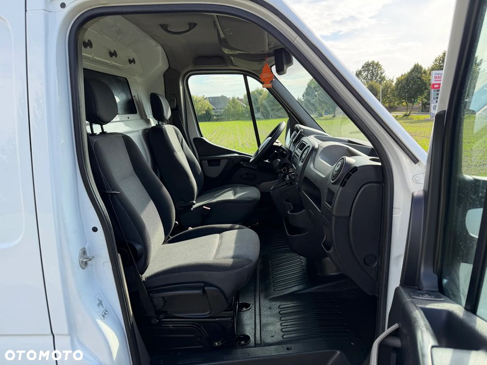 Renault Master * 2.3 / 125KM * L2H2 * Średni / Podwyższany * Furgon / Blaszak * - 29