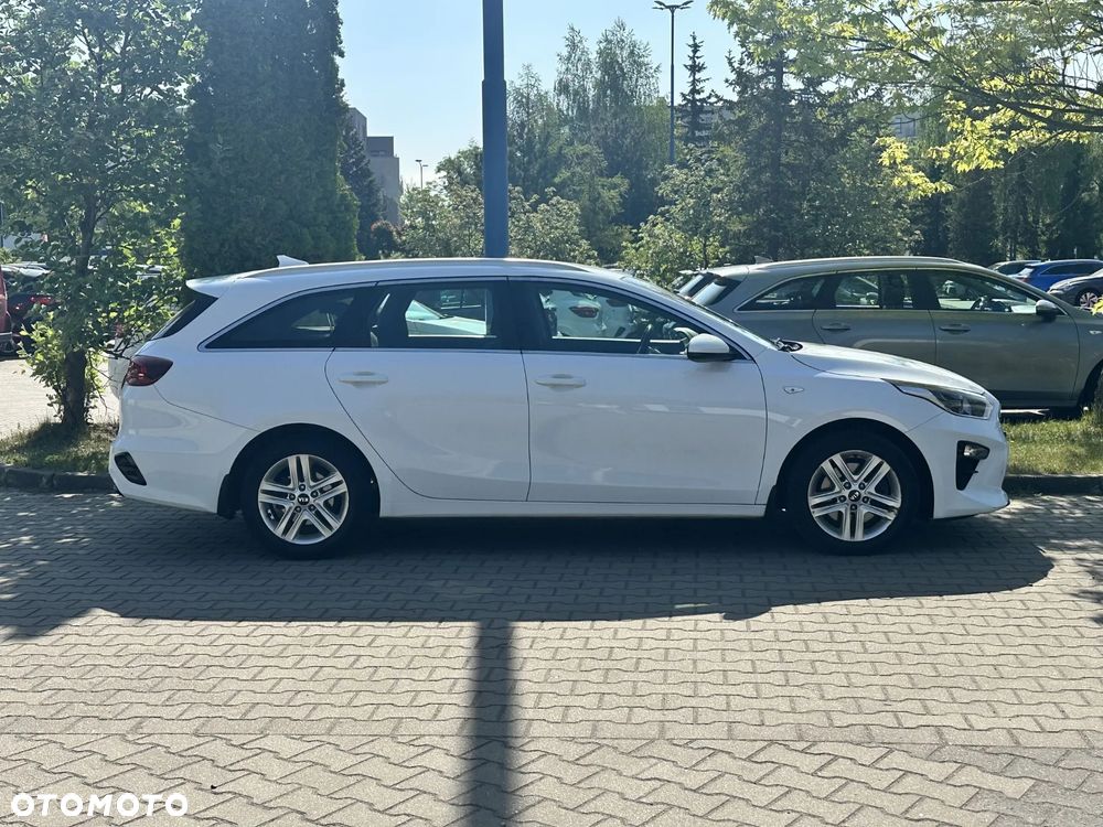 Kia Ceed - 8