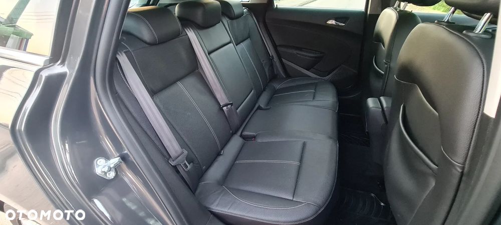 Opel Astra 1.4 Turbo Innovation - 17