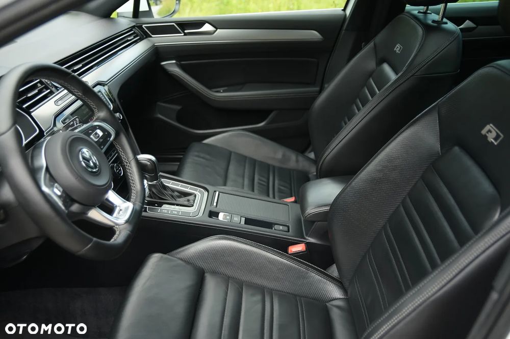 Volkswagen Passat - 30
