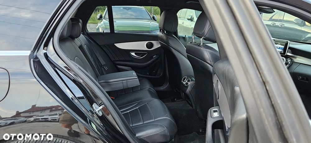 Mercedes-Benz Klasa C 200 d 9G-TRONIC AMG Line - 14