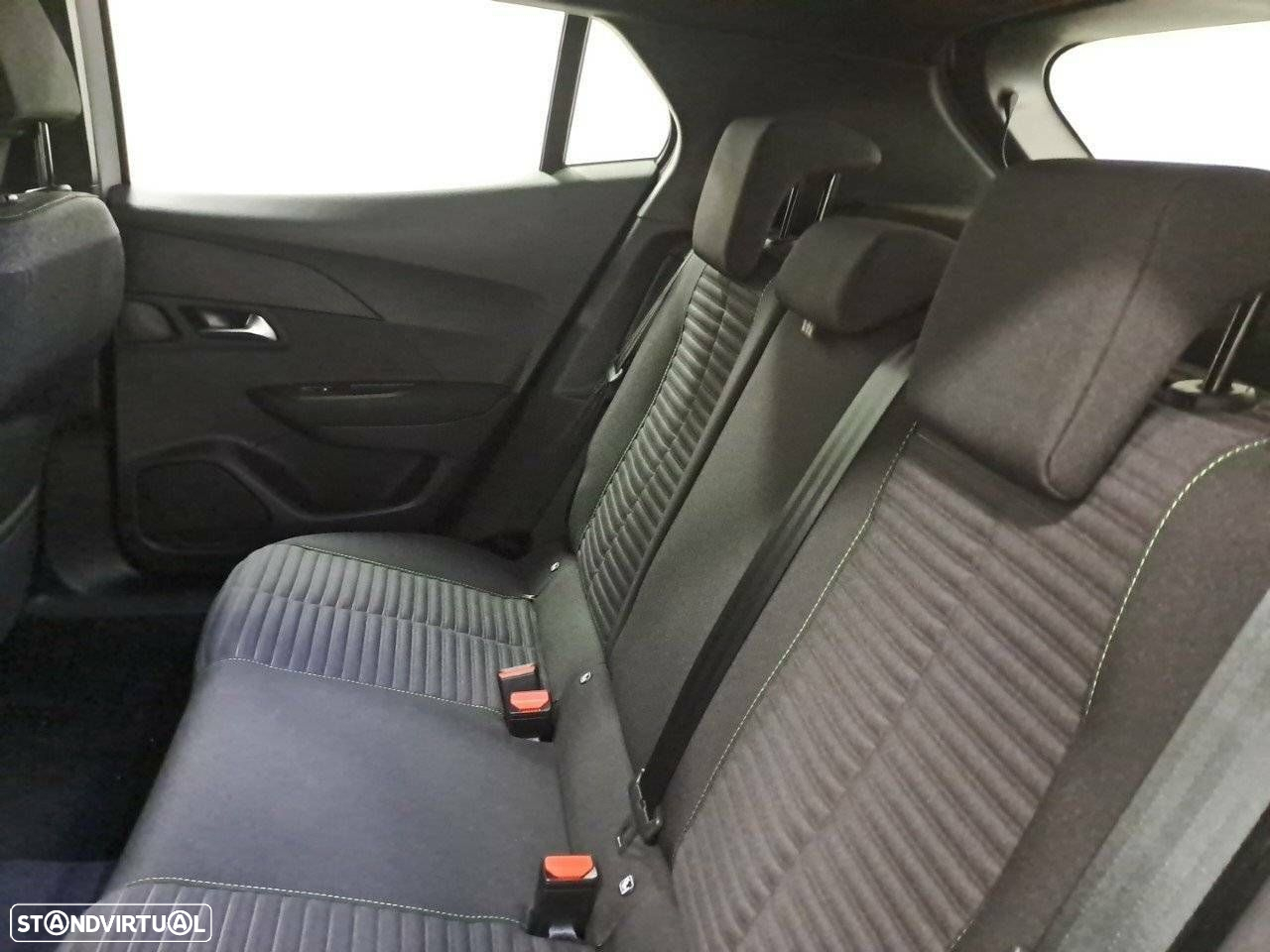 Peugeot e-2008 54 kWh Active - 10