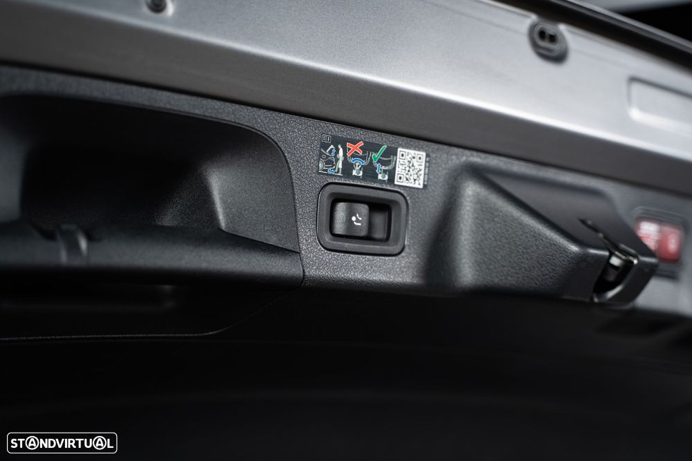 Mercedes-Benz CLA 250 e Shooting Brake AMG Line - 55