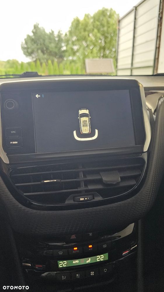 Peugeot 2008 1.2 Pure Tech GPF Allure S&S EAT6 - 21