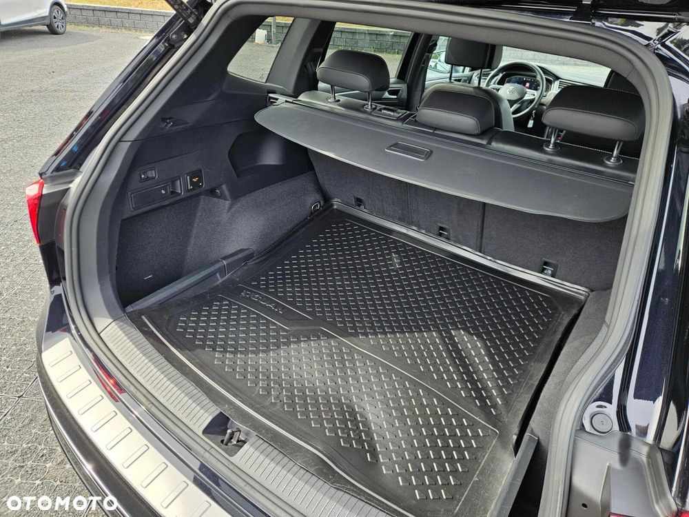 Volkswagen Tiguan Allspace - 17