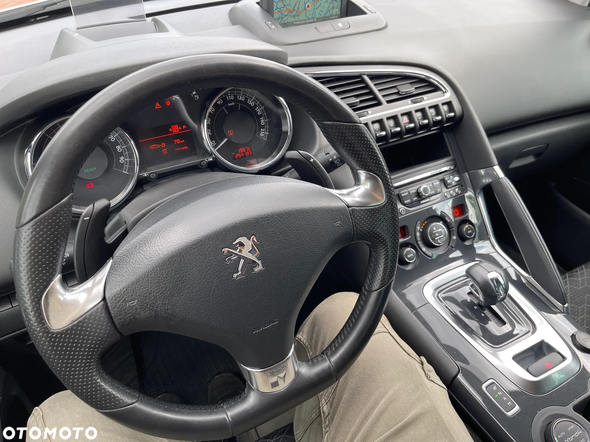 Peugeot 3008 Hybrid4 - 14