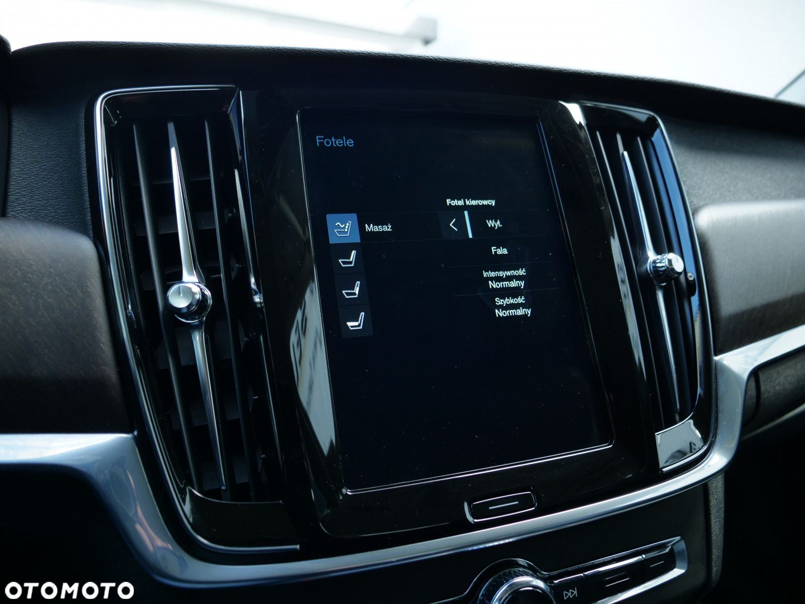 Volvo V90 Cross Country - 26