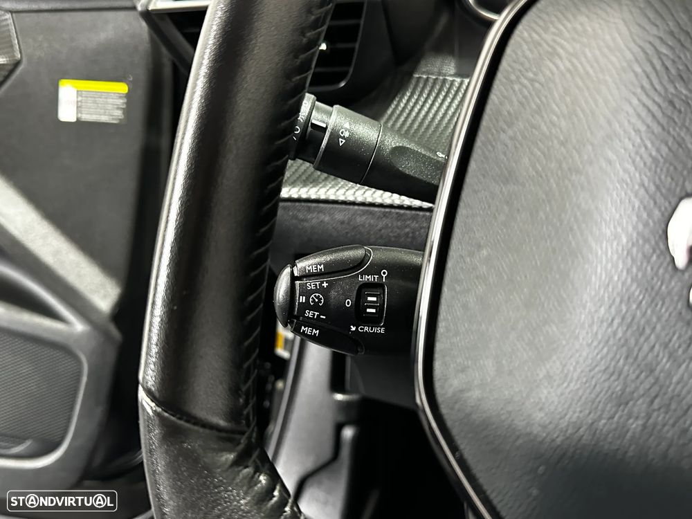 Peugeot 2008 1.5 BlueHDi Allure - 21