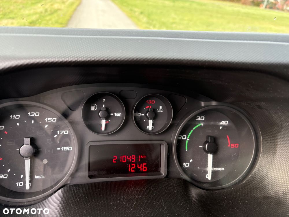 Iveco DAILY 70C17/Wywrot na 3strony/DMC 7000Kg/Żuraw/Klima/Super stan - 24