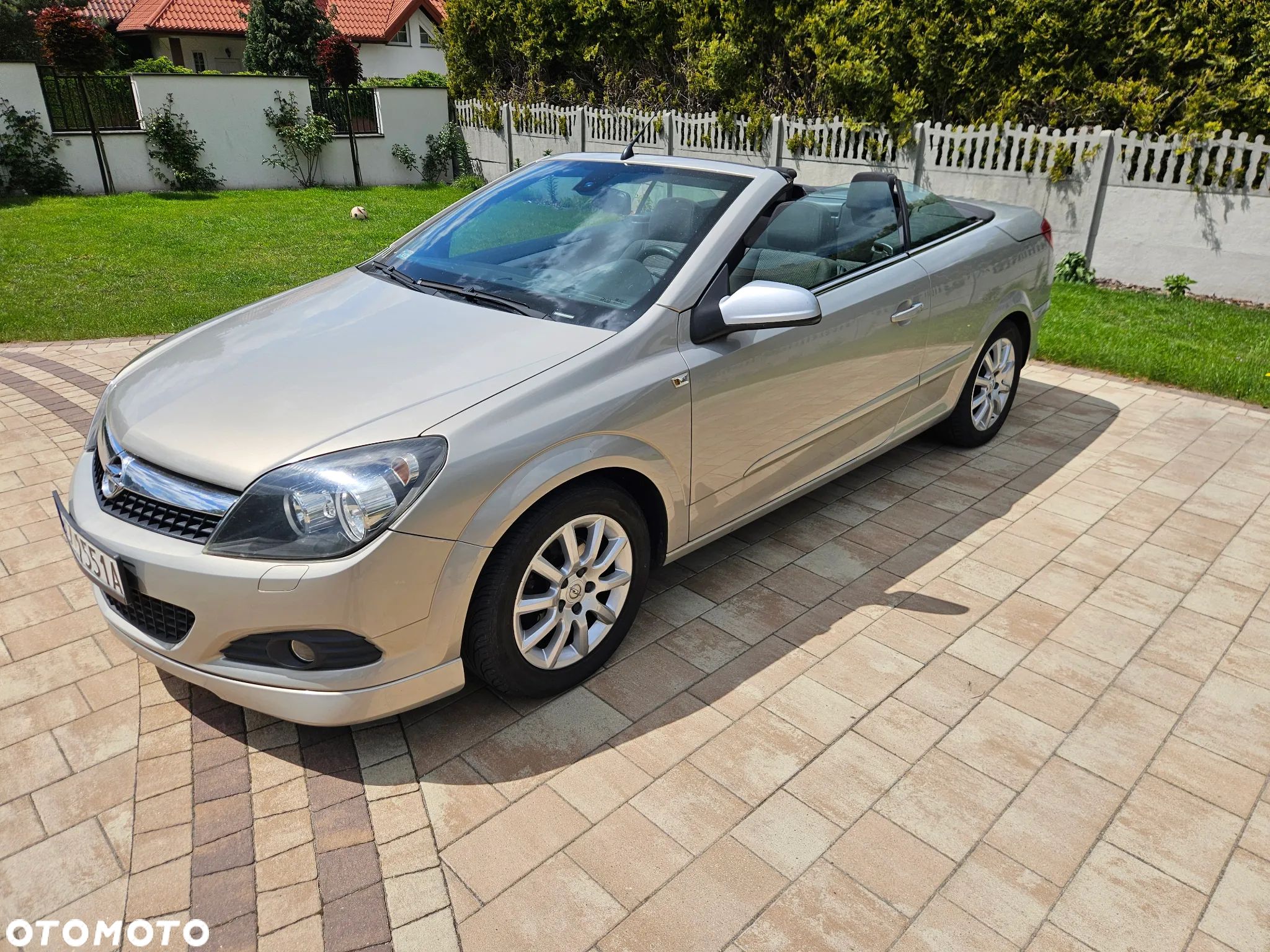 Opel Astra GTC 1.6 - 1