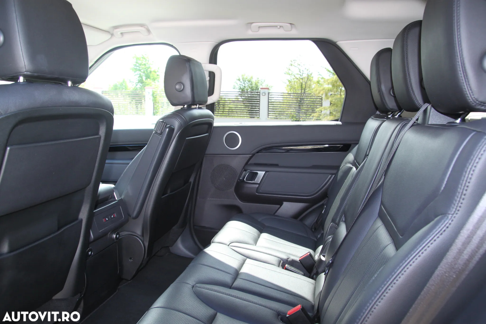 Land Rover Discovery 3.0 L SD6 Landmark Edition - 8
