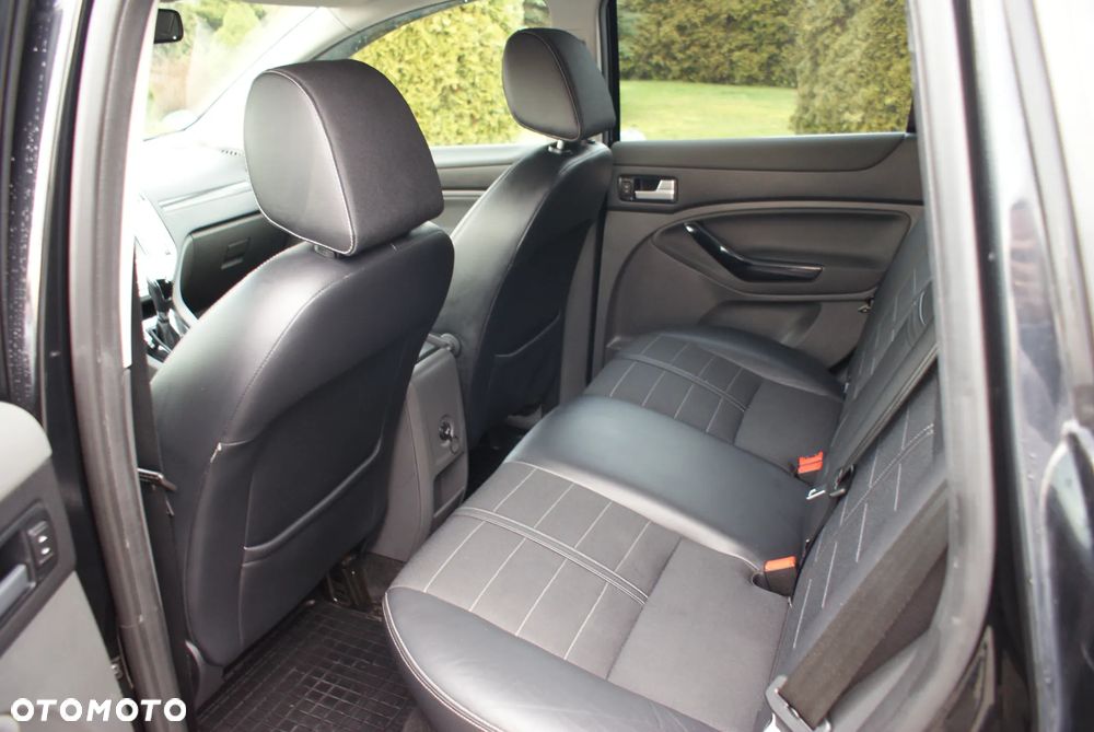 Ford Kuga 2.0 TDCi 4x4 Titanium - 9