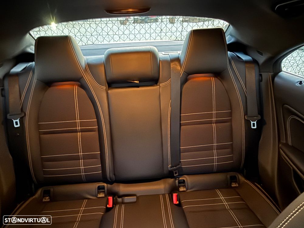 Mercedes-Benz CLA 200 d Shooting Brake - 13