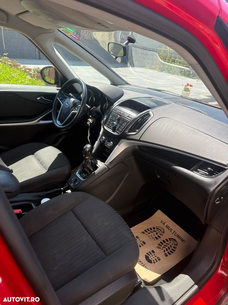 Opel Zafira 2012 photo 4