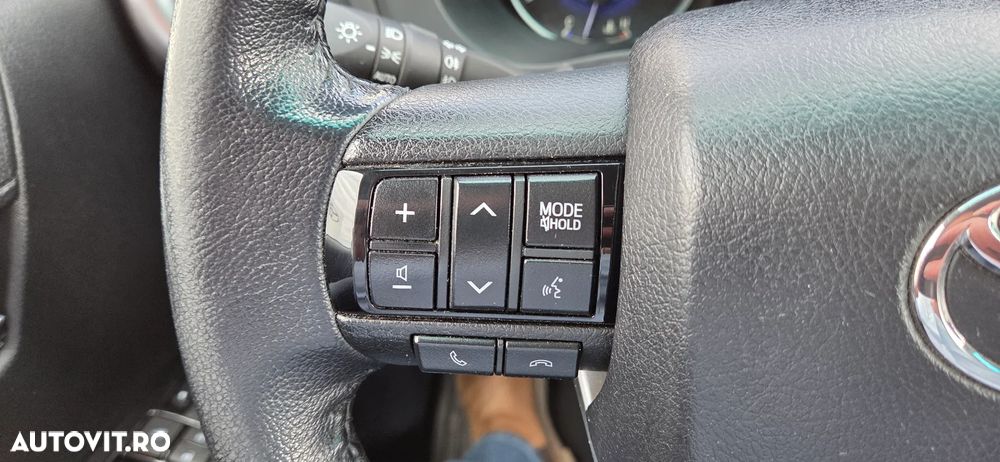 Toyota Hilux 4x4 Double Cab A/T Invincible - 26