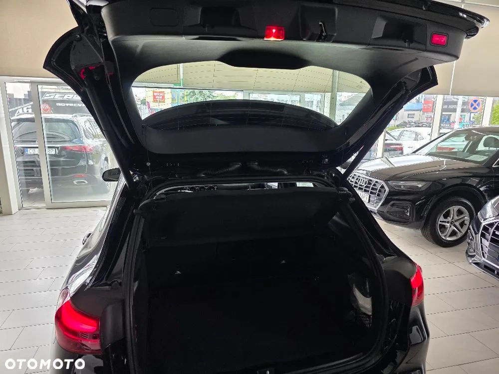 Mercedes-Benz GLA 200 Style - 15