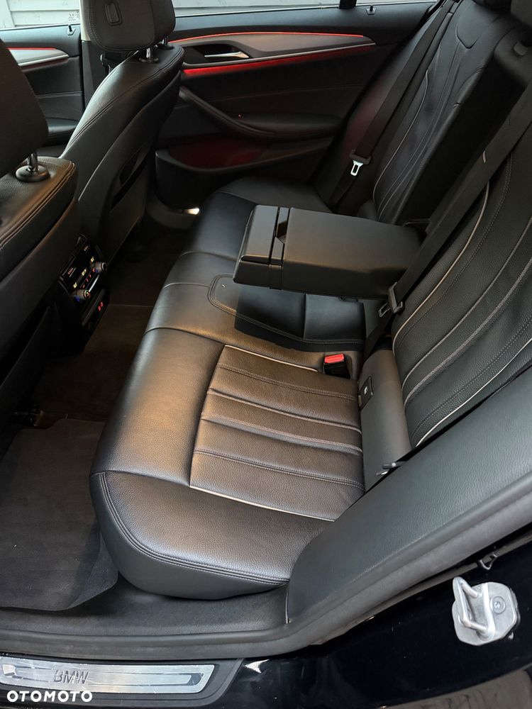 BMW Seria 5 518d mHEV Business Edition sport - 24