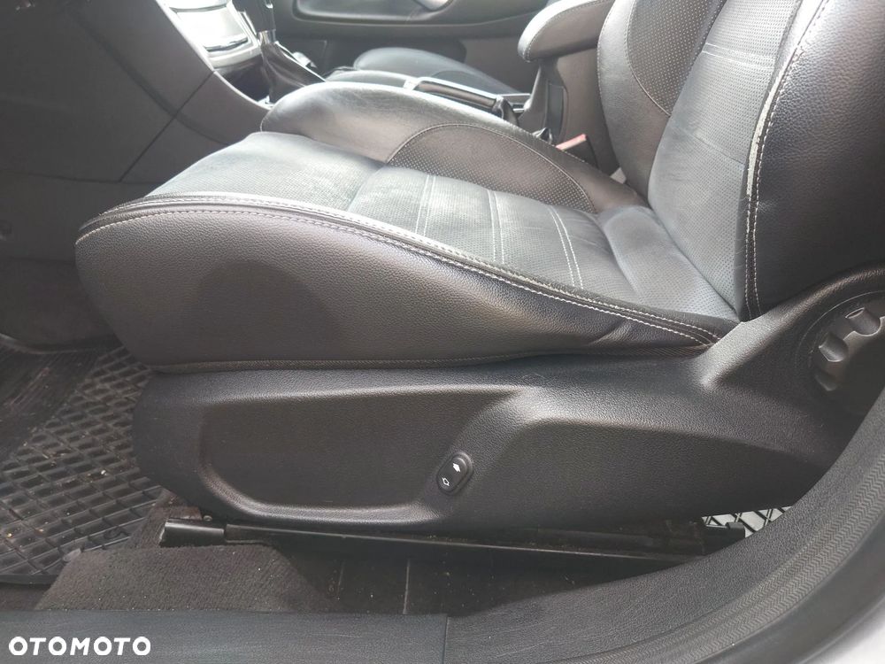 Ford Mondeo 2.0 TDCi Ghia - 14