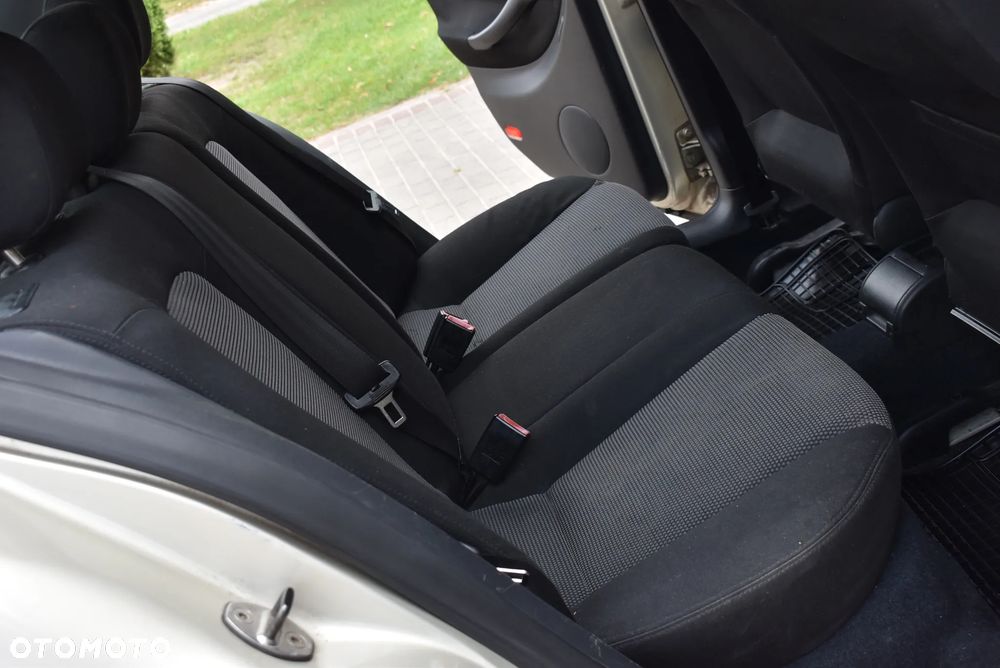 Subaru Legacy 2.5 4WD - 23