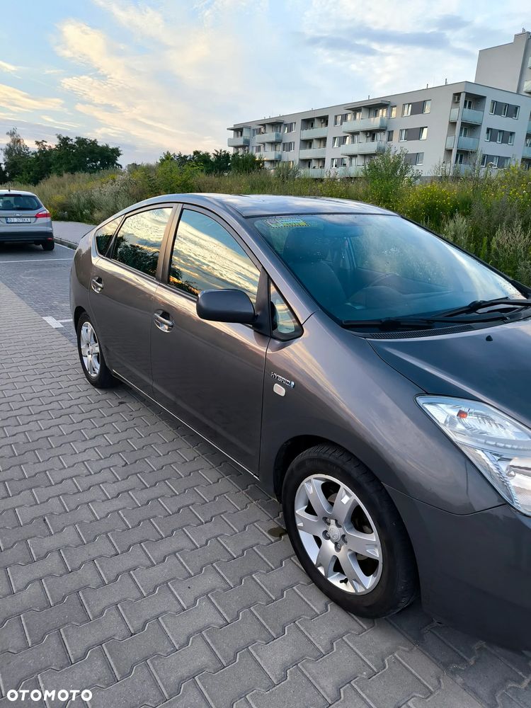 Toyota Prius 1.5 VVT-i Prestige - 7