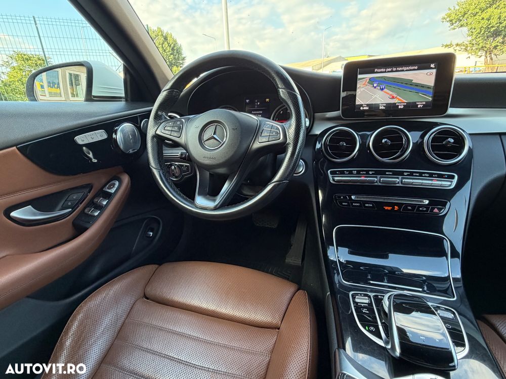 Mercedes-Benz C - 12