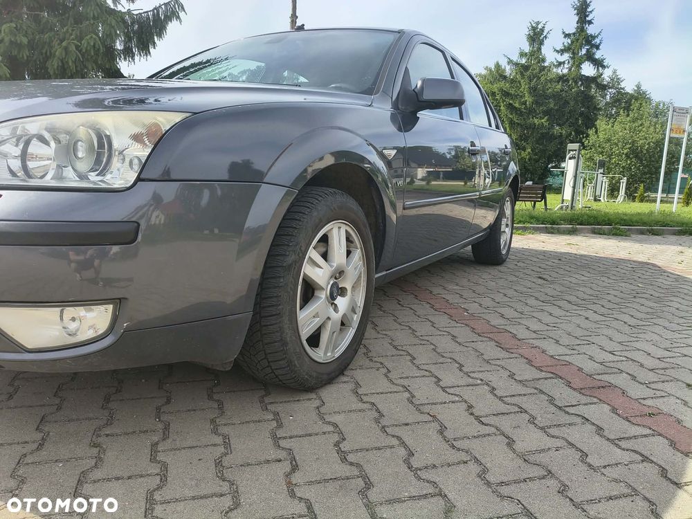 Ford Mondeo 2.5 V6 Ghia - 2
