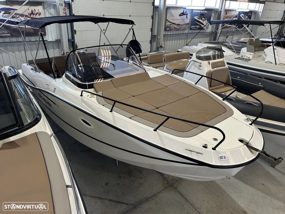 Quicksilver Activ 755 Sundeck - 5