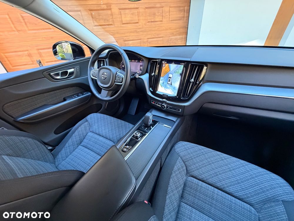 Volvo XC 60 B4 D AWD Geartronic Momentum Pro - 9