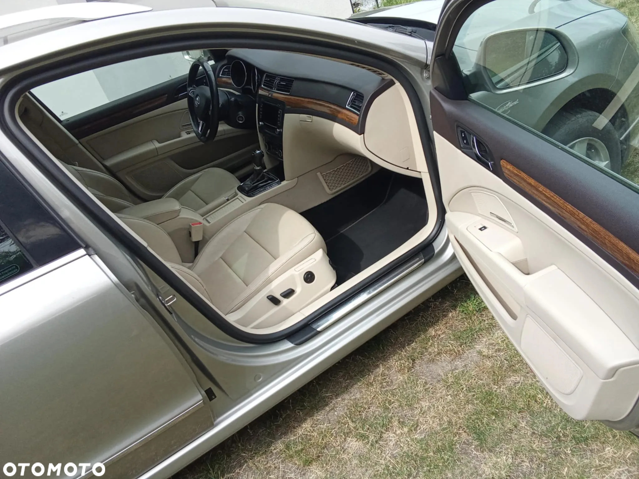 Skoda Superb 2.0 TDI 4x4 L&K DSG - 20