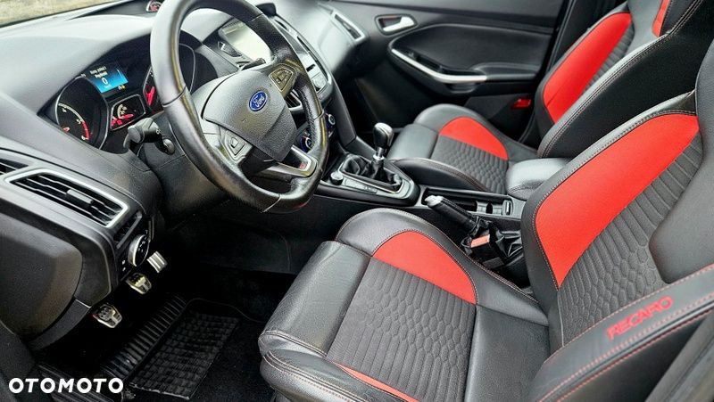 Ford Focus 2.0 TDCi ST - 19