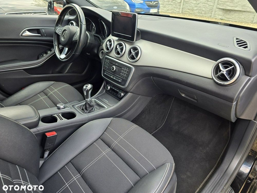 Mercedes-Benz CLA - 10