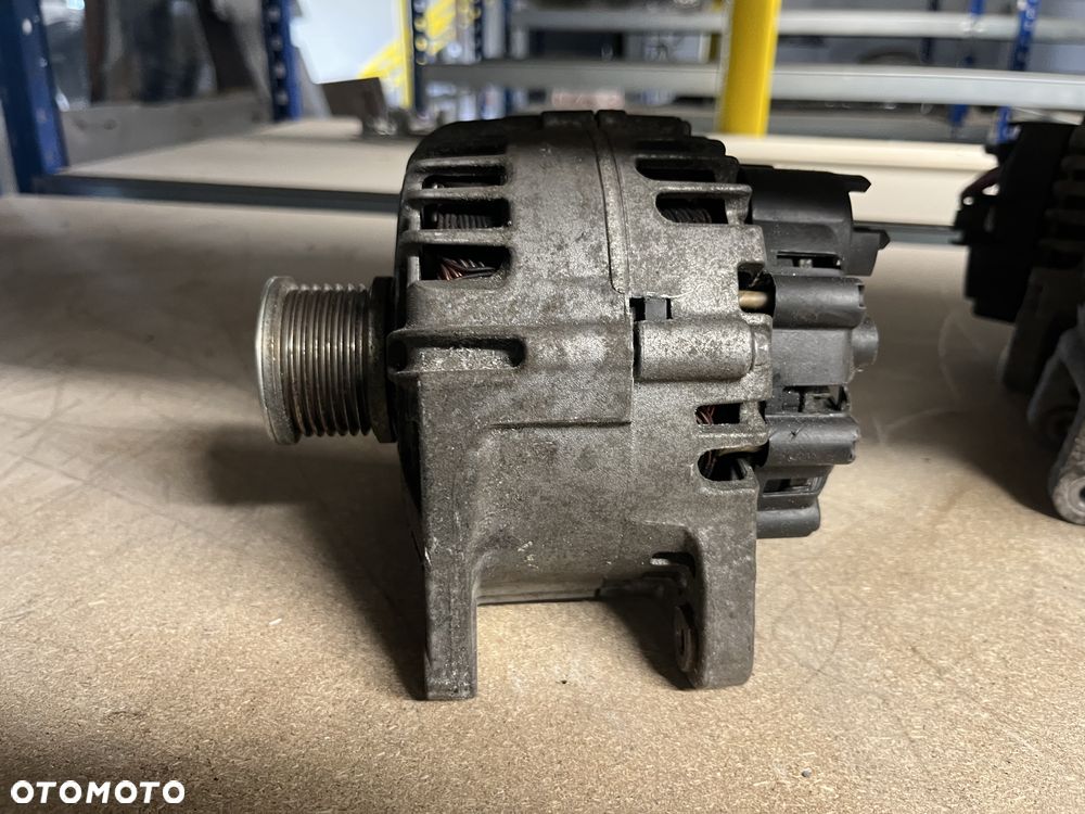 Alternator 1.2 TCE Renault Scenic III 231007033R - 1