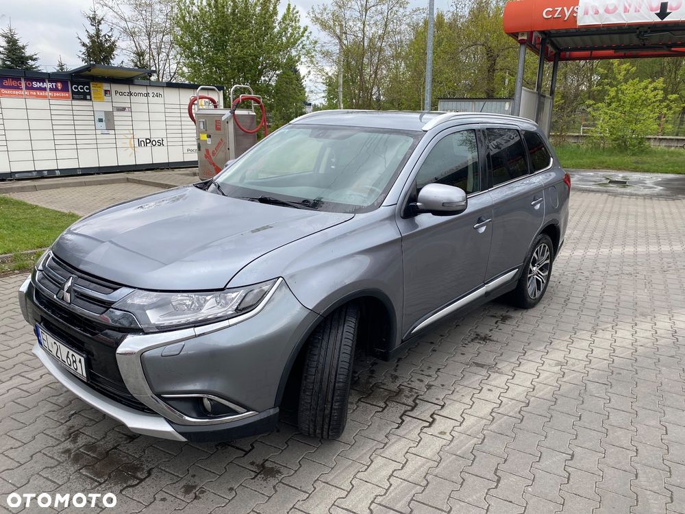 Mitsubishi Outlander - 2