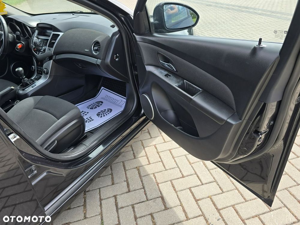 Chevrolet Cruze - 26
