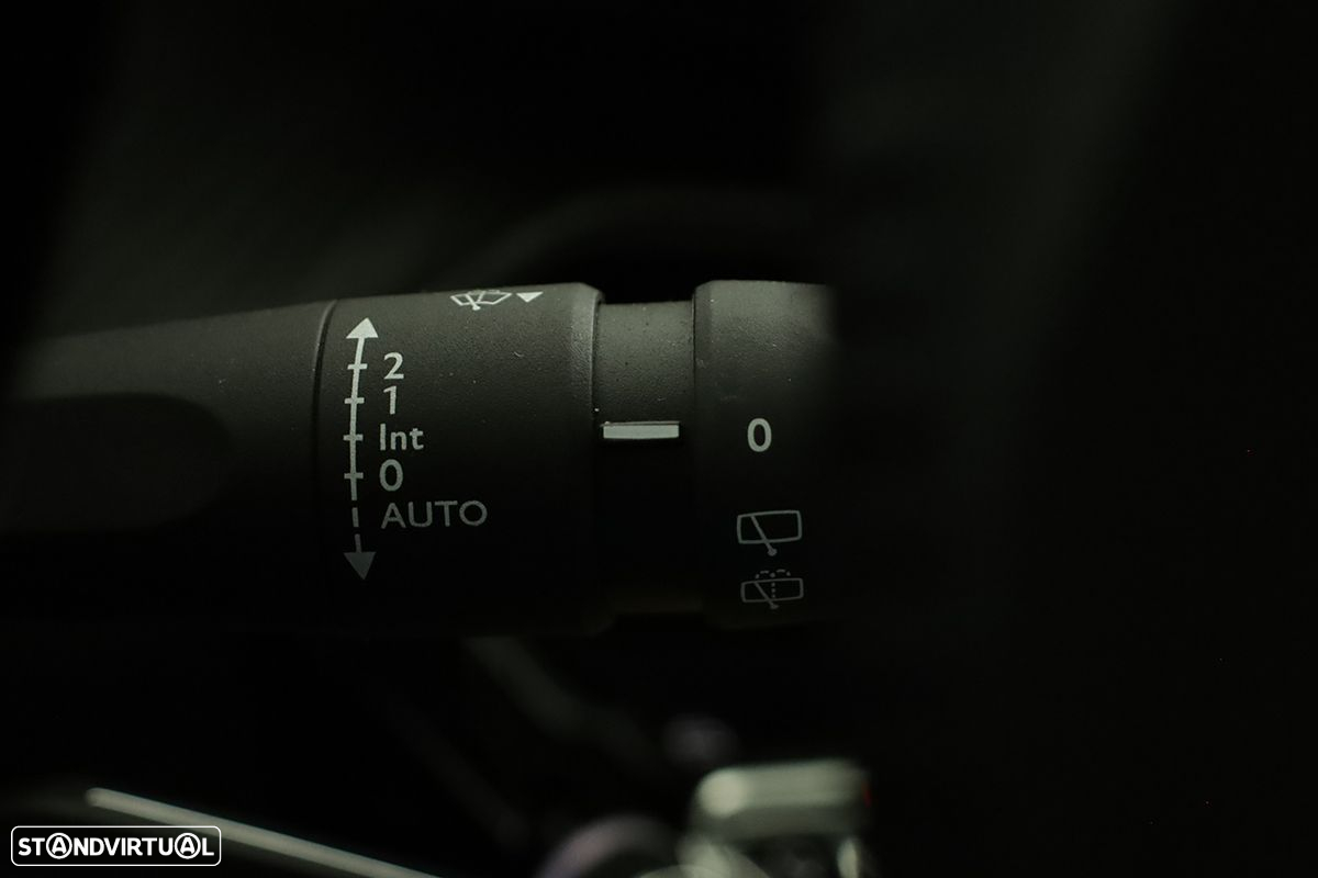 Peugeot 2008 1.2 PureTech Allure - 15