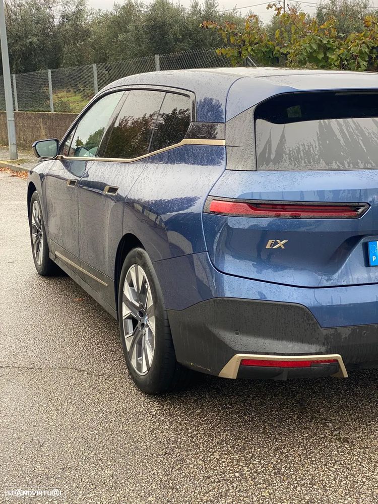 BMW iX xDrive40 - 14