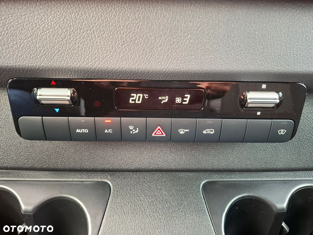 Mercedes-Benz Sprinter 319 CDI Furgon SELECT długi 4325 mm L3H2 - 31