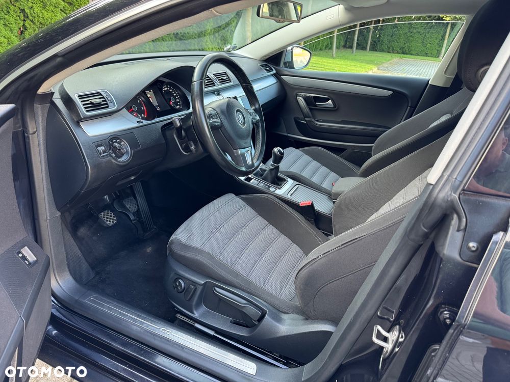 Volkswagen Passat CC - 17