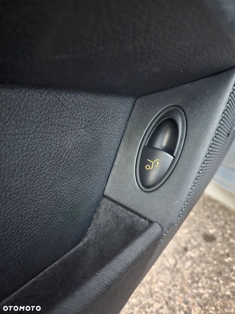 Mercedes-Benz Klasa E 280 CDI 4-Matic Avantgarde - 33