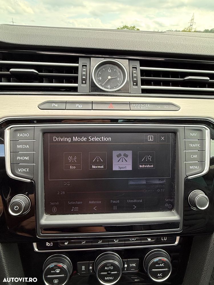 Volkswagen Passat 2.0 TDI 4Motion Highline - 33