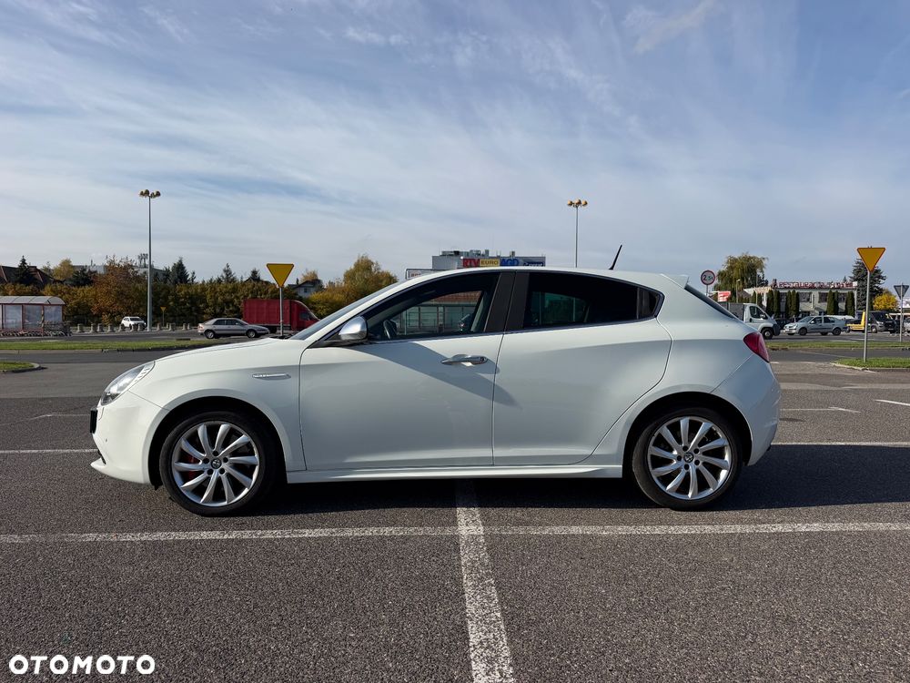 Alfa Romeo Giulietta 2013 photo 3