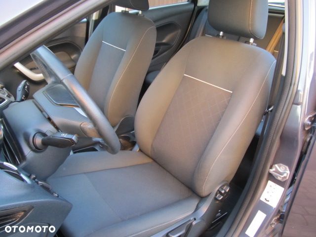 Ford Fiesta 1.25 Celebration - 10