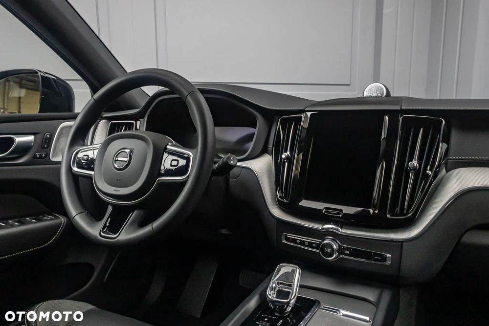 Volvo XC 60 B5 B AWD Ultimate Dark - 6