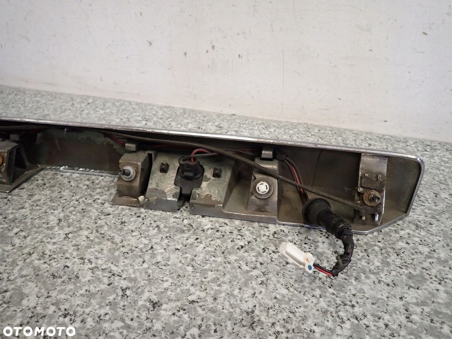 NISSAN XTRAIL T30 01- LISTWA KLAPY TYLNEJ LAMPKI TABLICY - 7