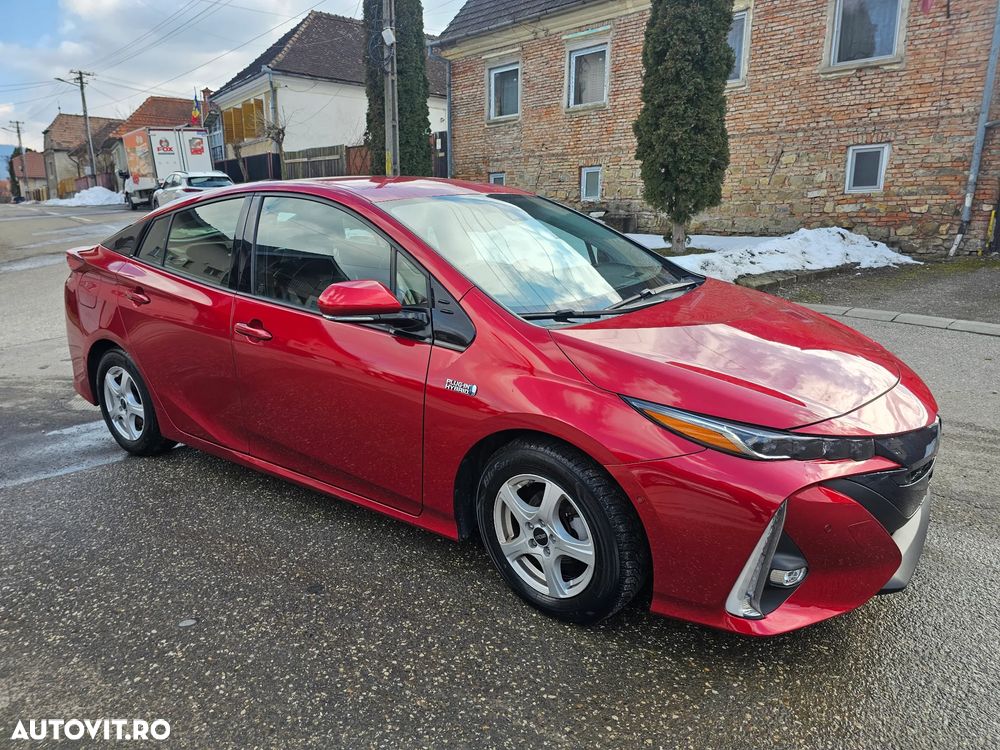 Toyota Prius 1.8 HSD Dynamic - 9